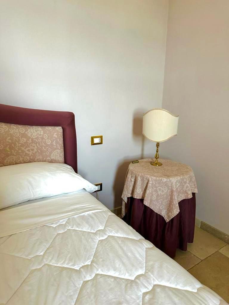 Hotel Saraceno Al Faro Taranto Exterior photo