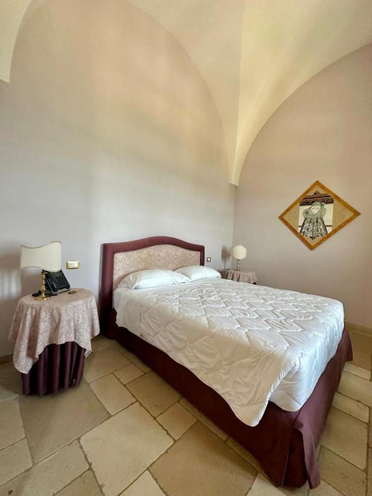 Hotel Saraceno Al Faro Taranto Exterior photo