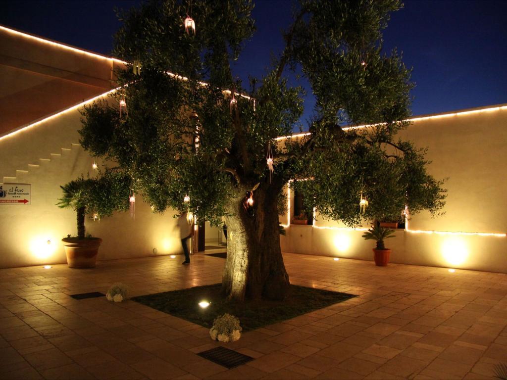 Hotel Saraceno Al Faro Taranto Exterior photo