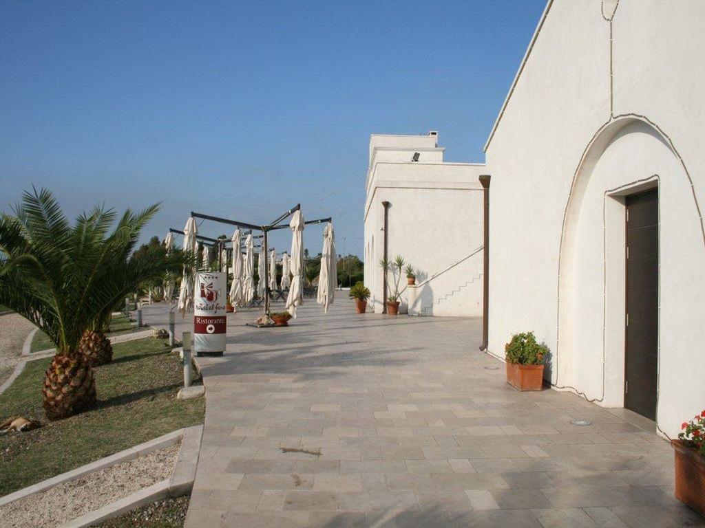 Hotel Saraceno Al Faro Taranto Exterior photo