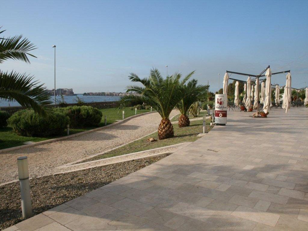 Hotel Saraceno Al Faro Taranto Exterior photo